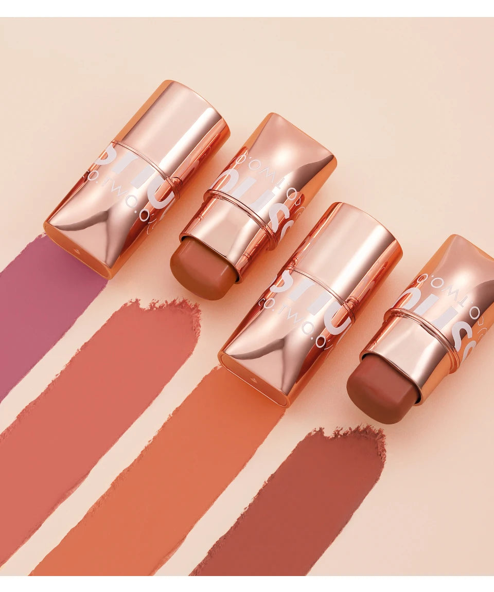 All-in-one beauty magic! O.TWO.O 3-in-1 Lipstick Blush Stick – Eyes, Cheeks, Lips – Waterproof & Buildable!